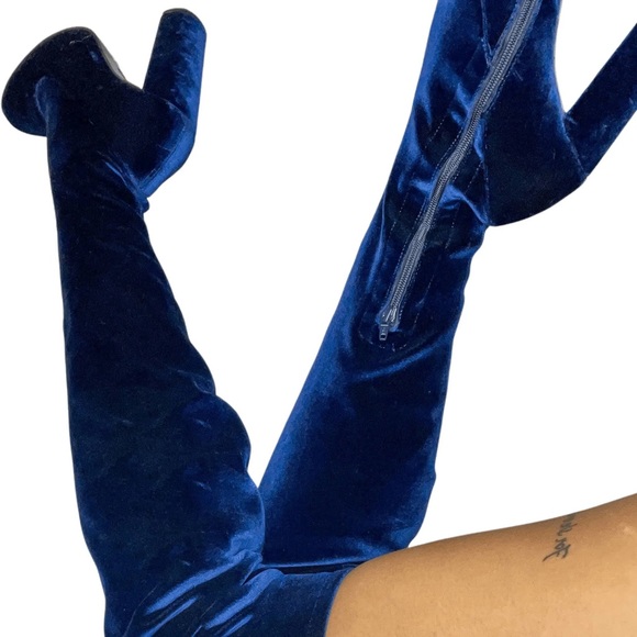 CARVELA WOLF BLACK by Kurt Geiger Zip Closure Velvet Upper Size 37 - Picture 8 of 16